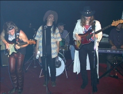 MAYDAY Band.jpg (39366 Byte)