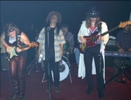 MAYDAY_Band.jpg (22509 Byte)